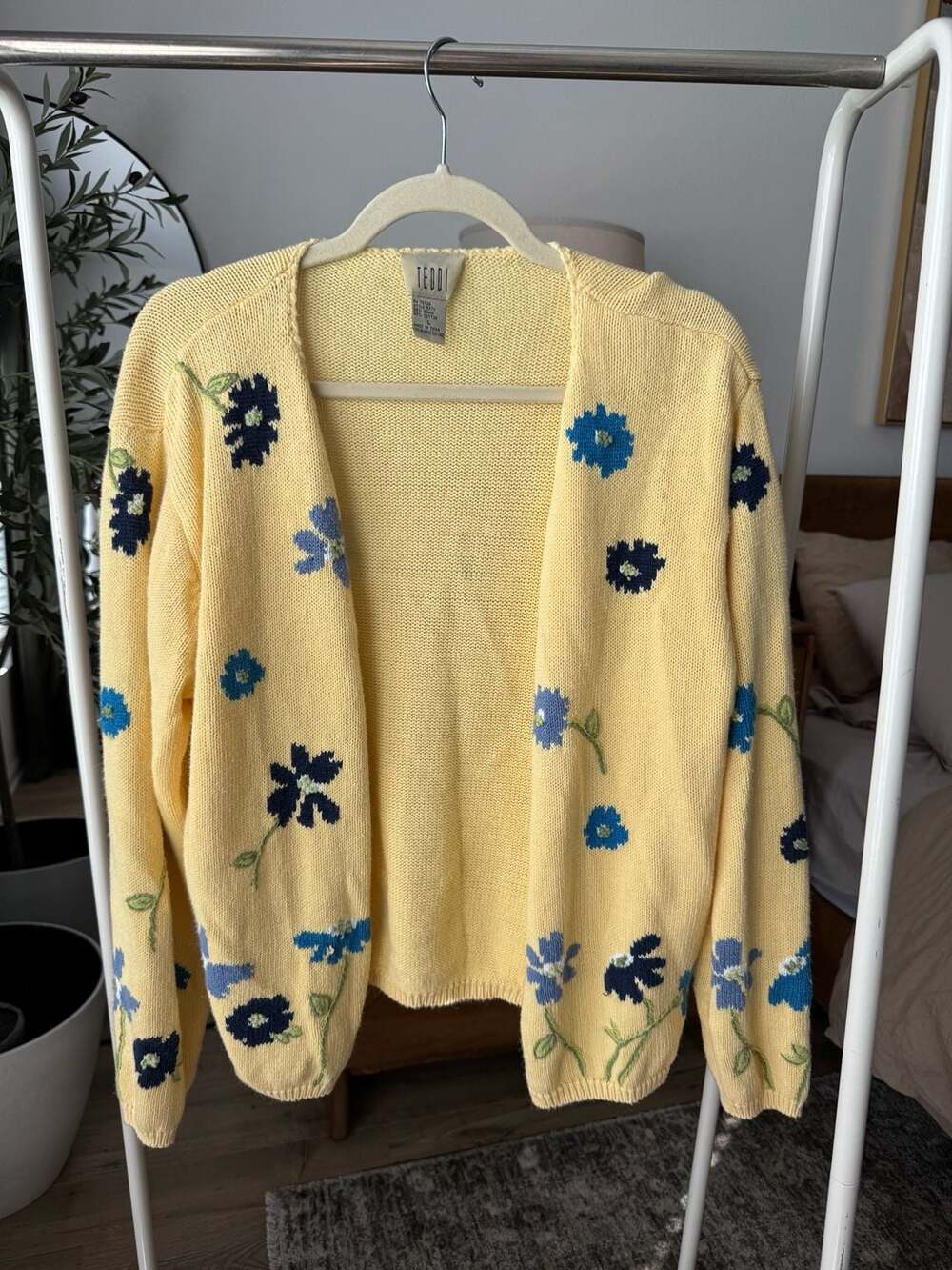 Tedi Yellow Floral Cardigan Size L Knit Sweater